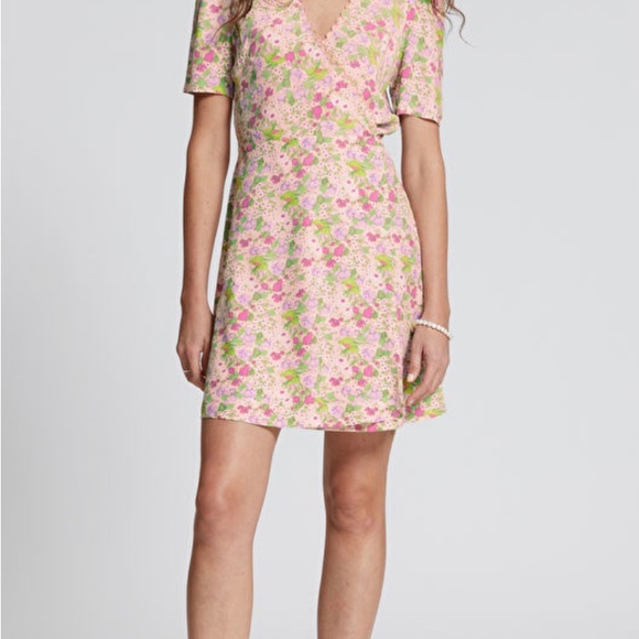 Printed scallop wrap dress from & Other Stories. New With Tags. - Picture 4 of 5